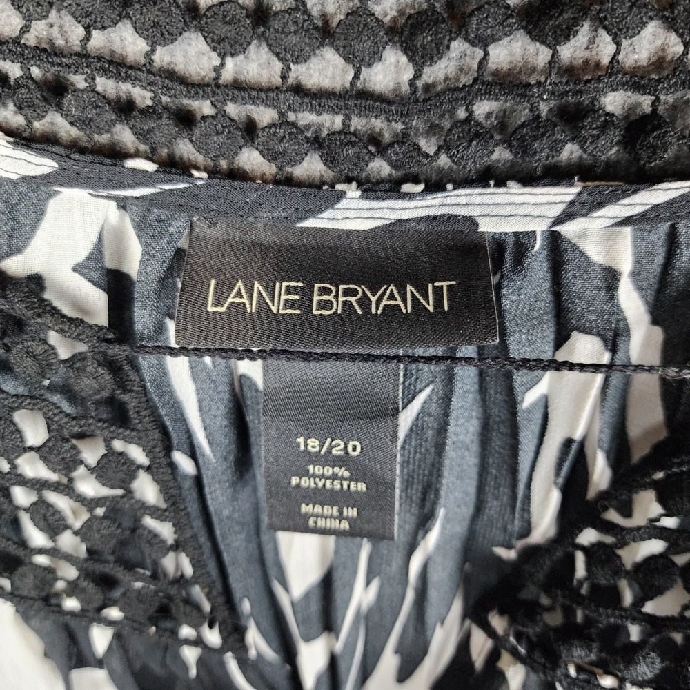 Lane Bryant Blouse Women 18/20 Black White Animal Print Crochet Smocked Boho - Picture 9 of 11